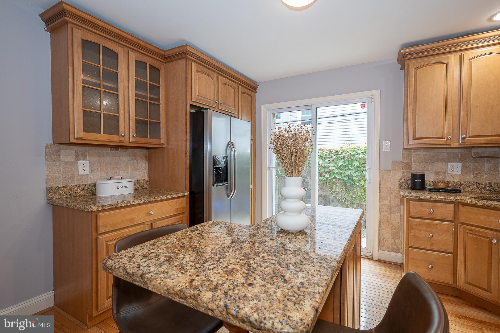 2406 CATHARINE STREET