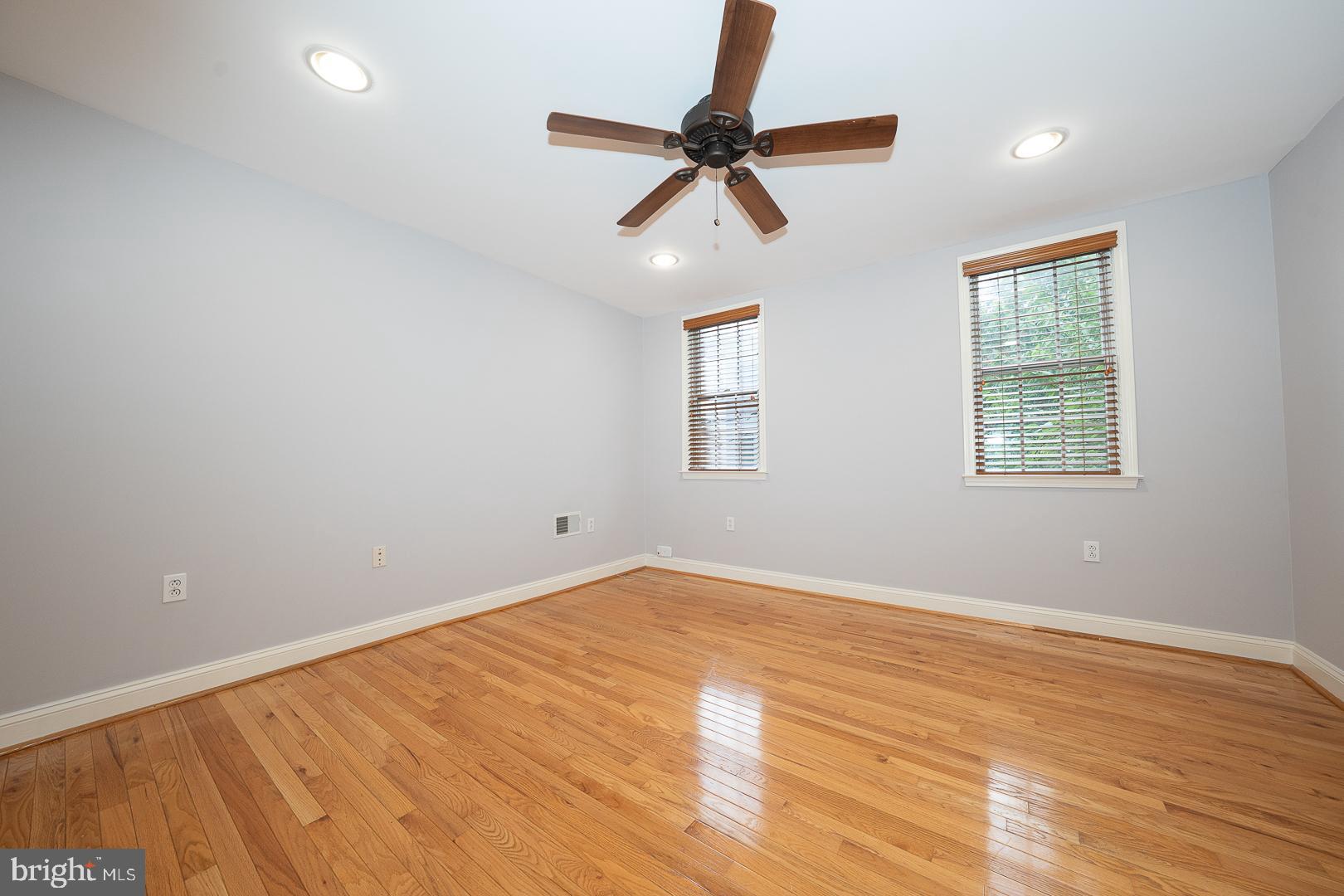 2406 CATHARINE STREET