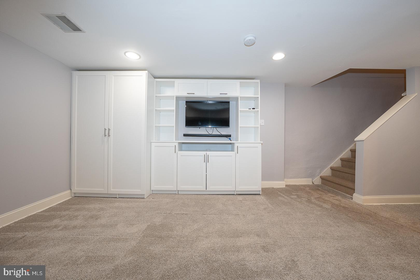 2406 CATHARINE STREET