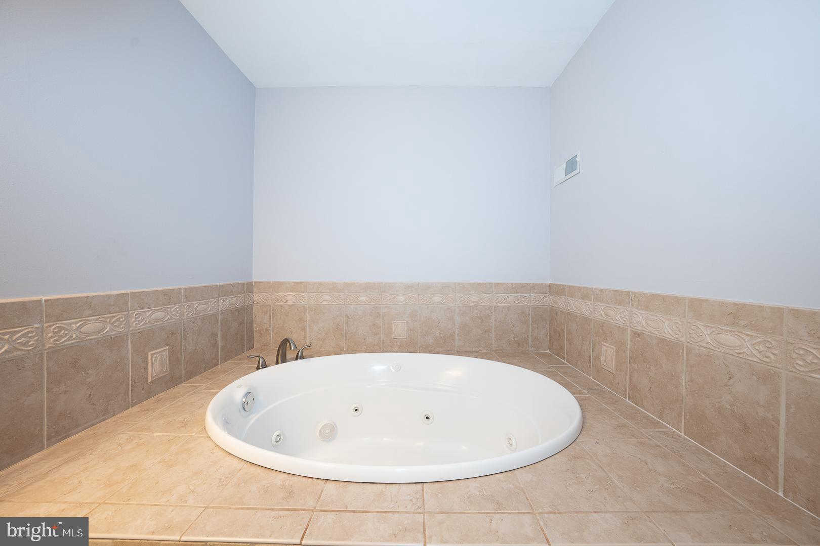 2406 CATHARINE STREET