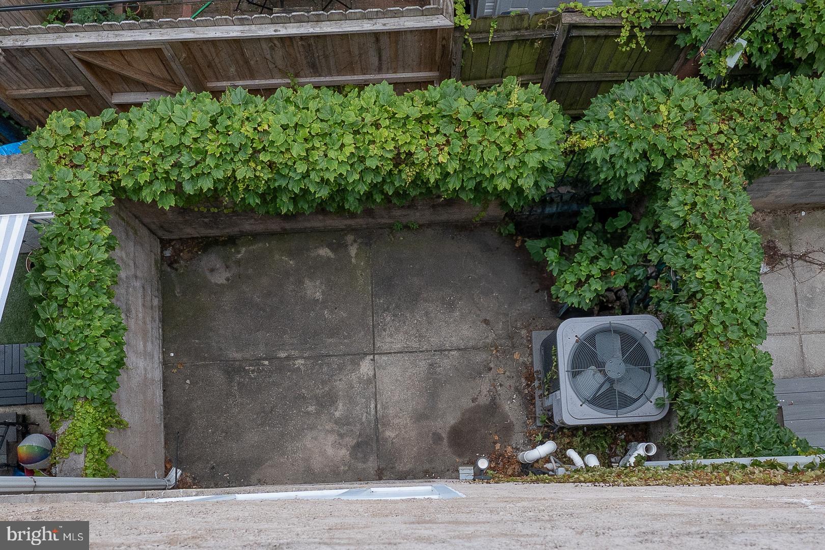 2406 CATHARINE STREET