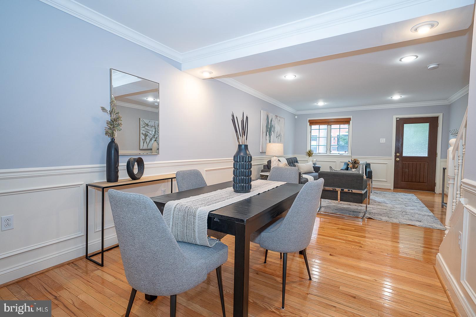 2406 CATHARINE STREET