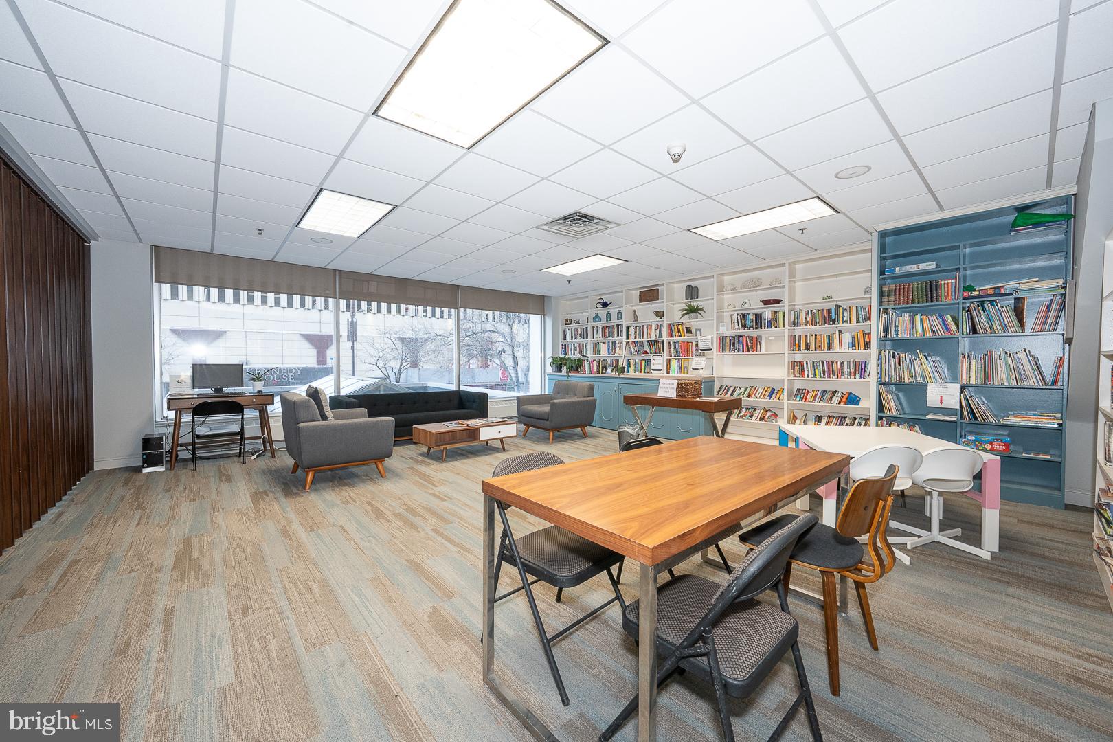 1900 JOHN F KENNEDY BOULEVARD 818