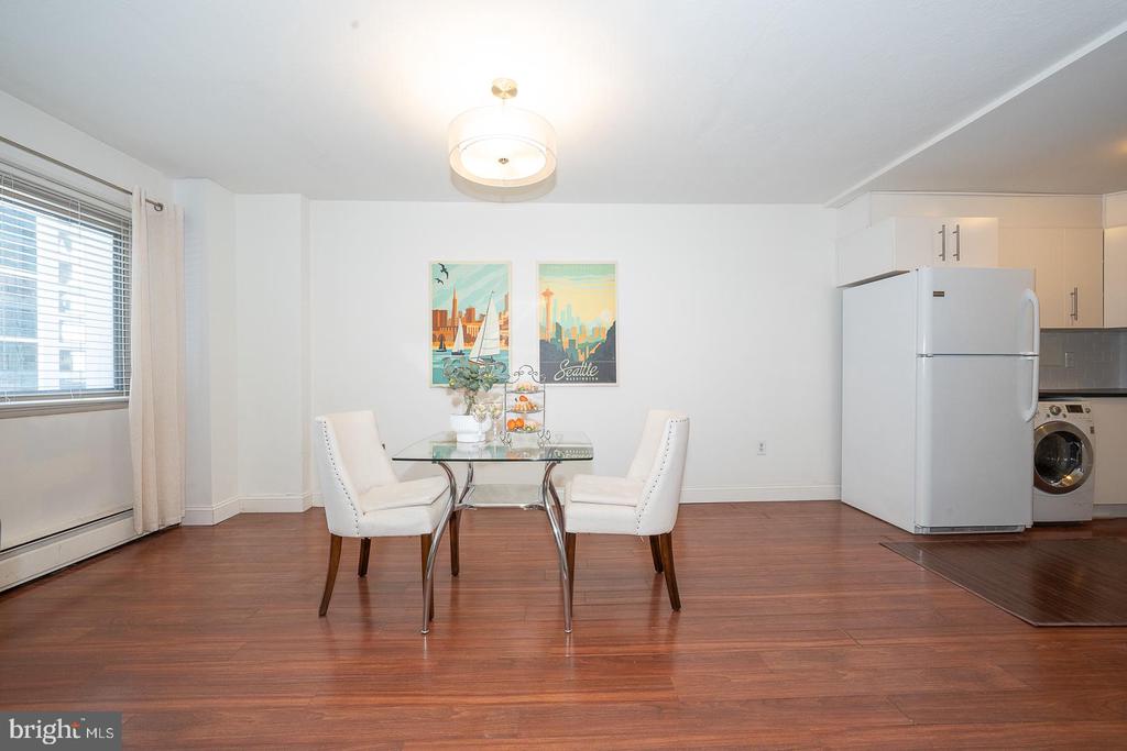 1900 JOHN F KENNEDY BOULEVARD 818