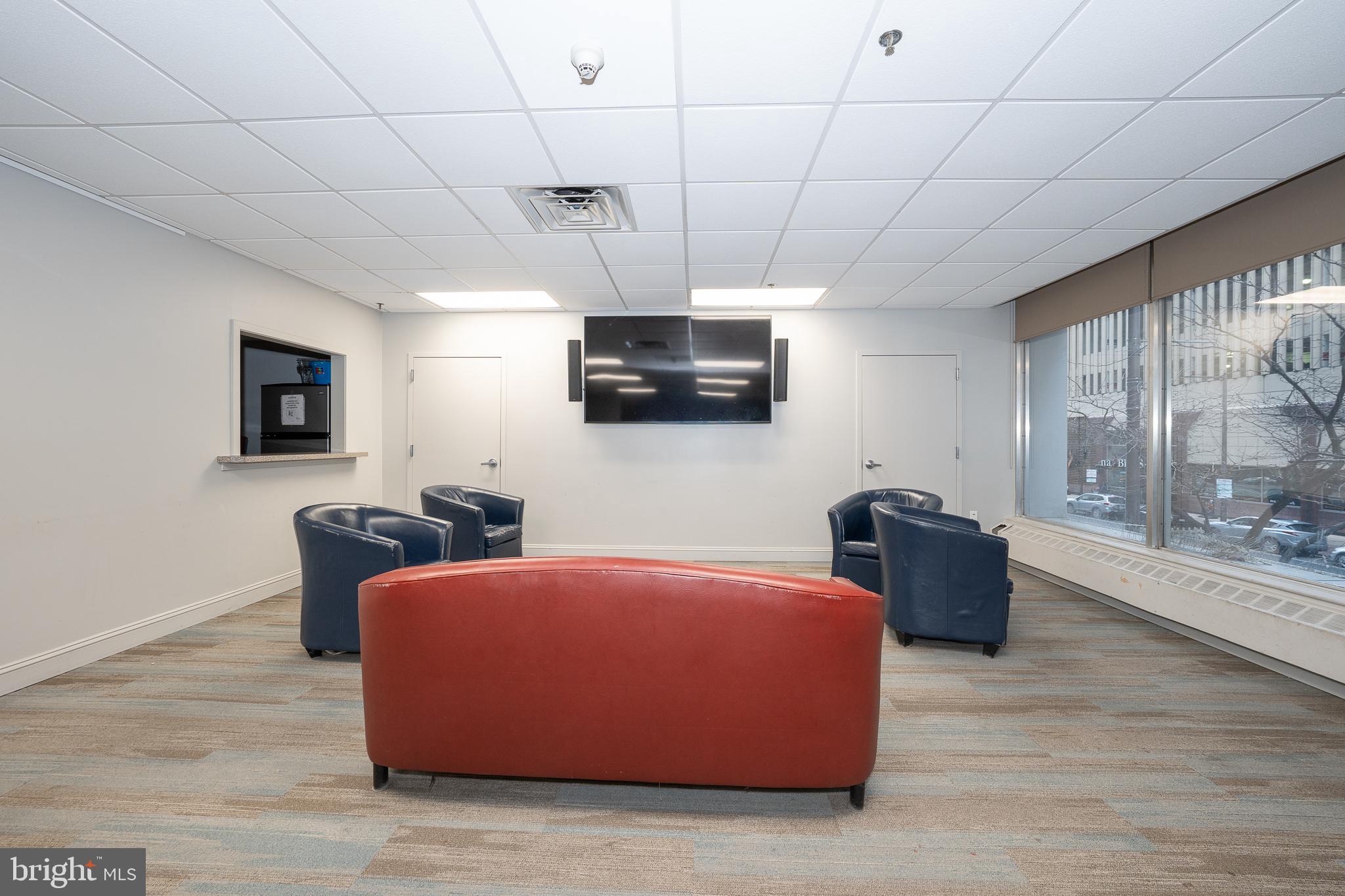 1900 JOHN F KENNEDY BOULEVARD 818