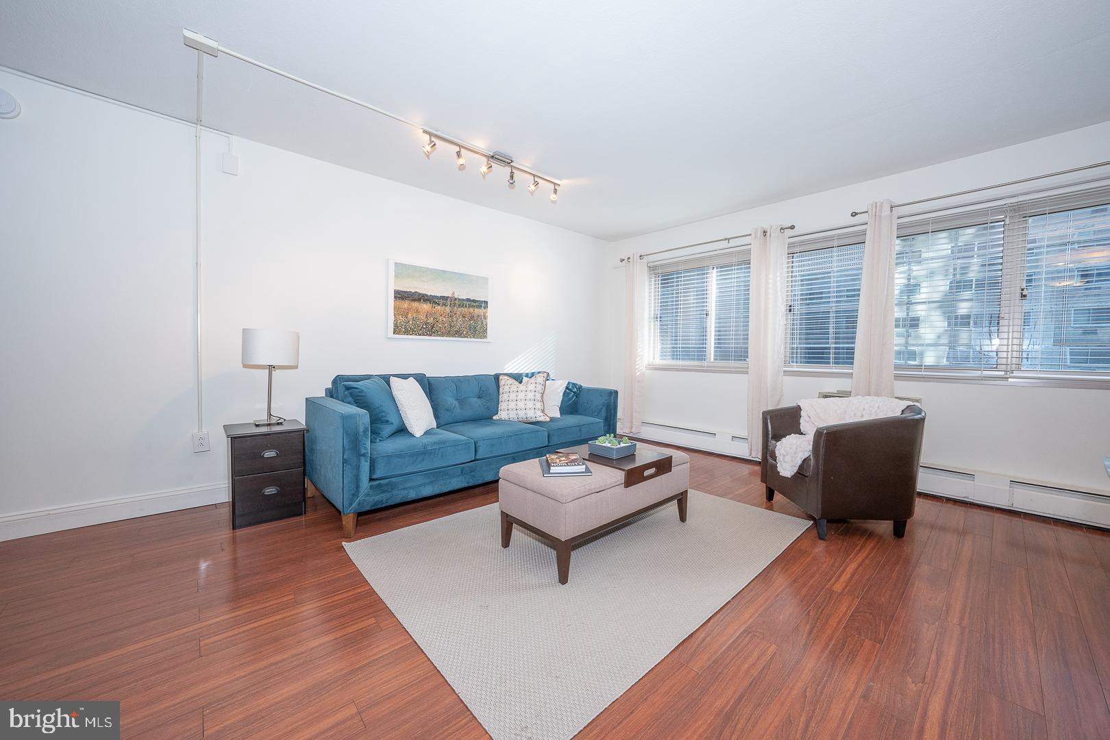 1900 JOHN F KENNEDY BOULEVARD 818