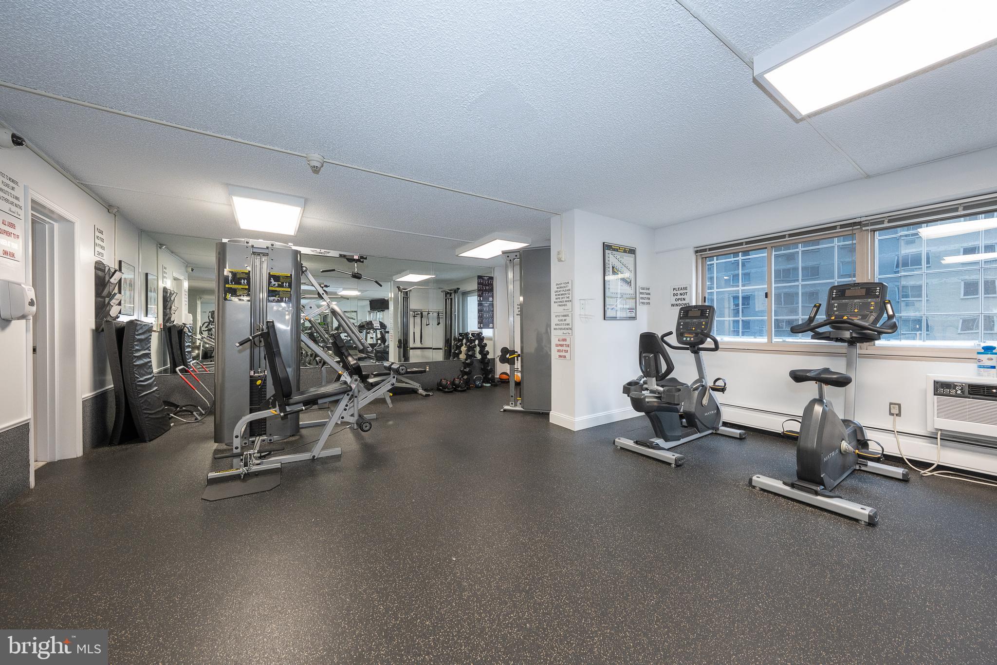 1900 JOHN F KENNEDY BOULEVARD 818