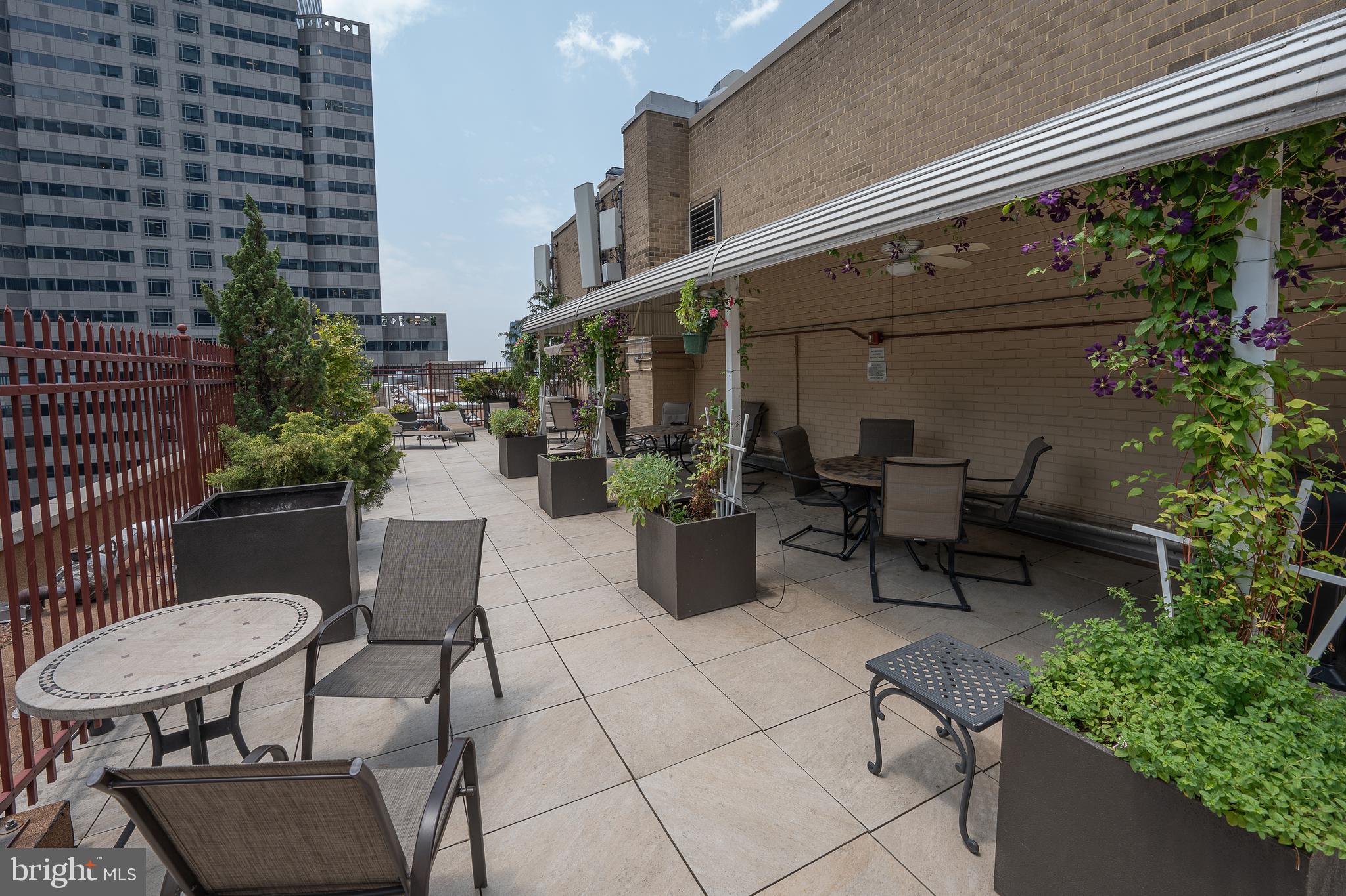 1900 JOHN F KENNEDY BOULEVARD 818