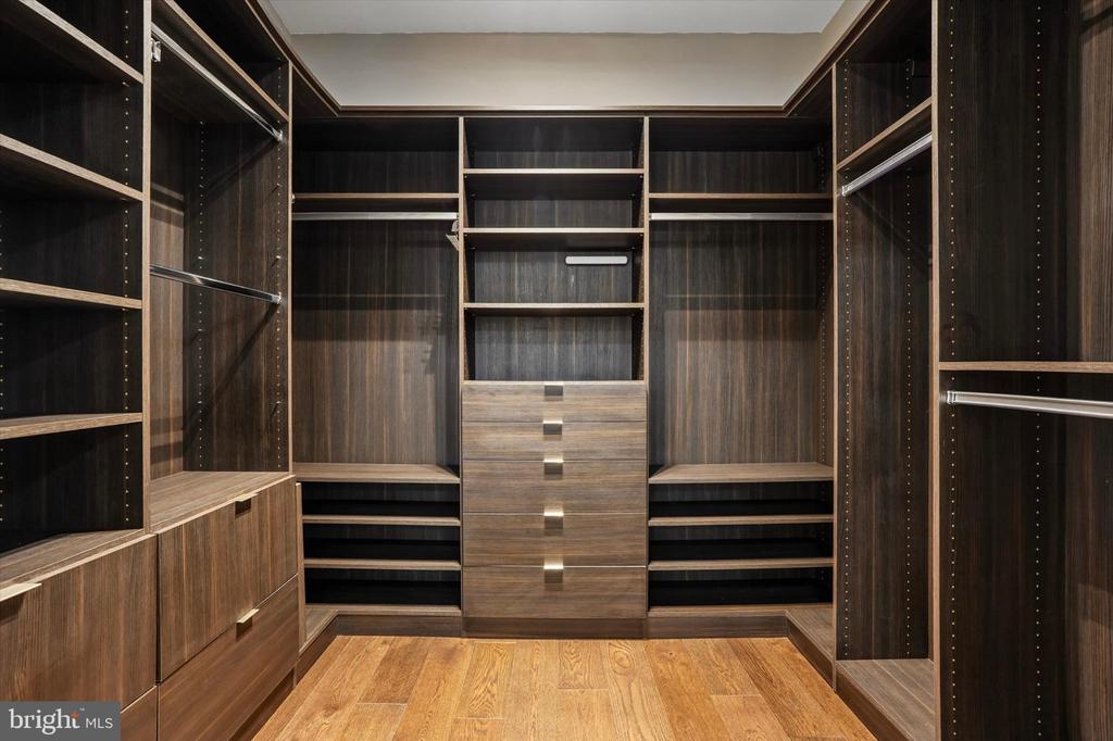 233 CHESTNUT STREET Unit: 3