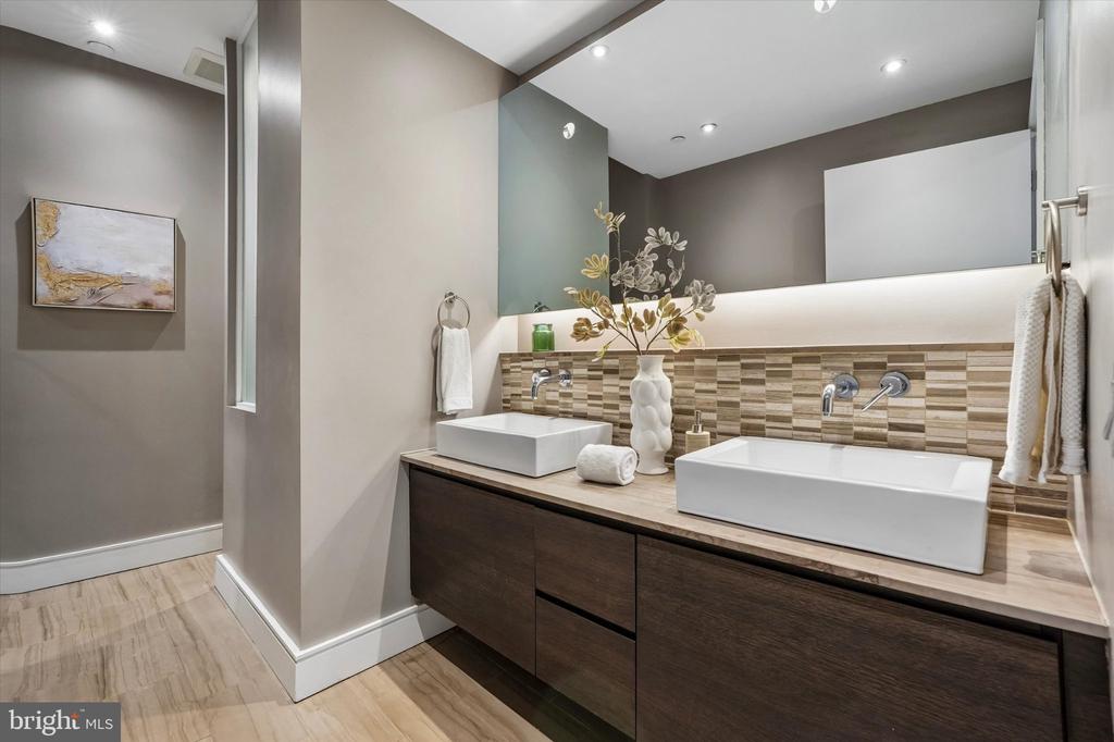 233 CHESTNUT STREET Unit: 3