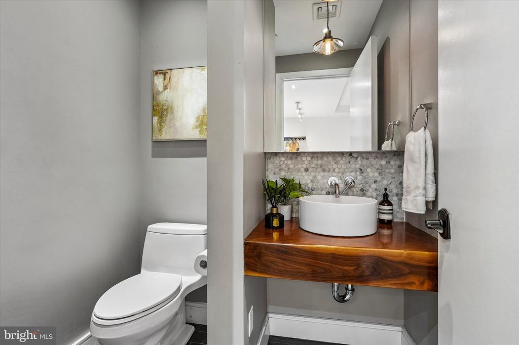 233 CHESTNUT STREET Unit: 3