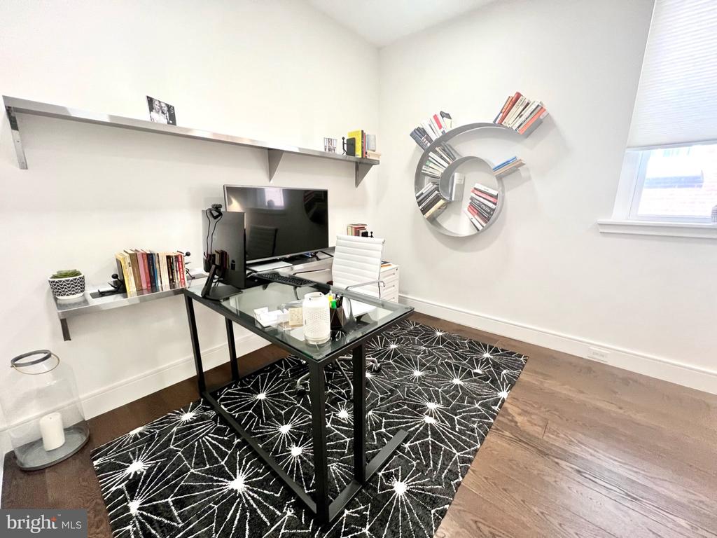 233 CHESTNUT STREET Unit: 3