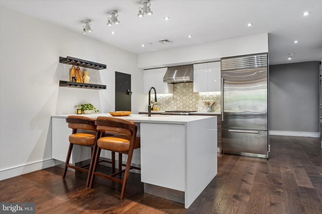 233 CHESTNUT STREET Unit: 3