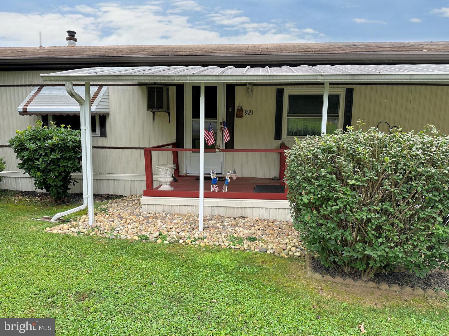 921 Winesap Way