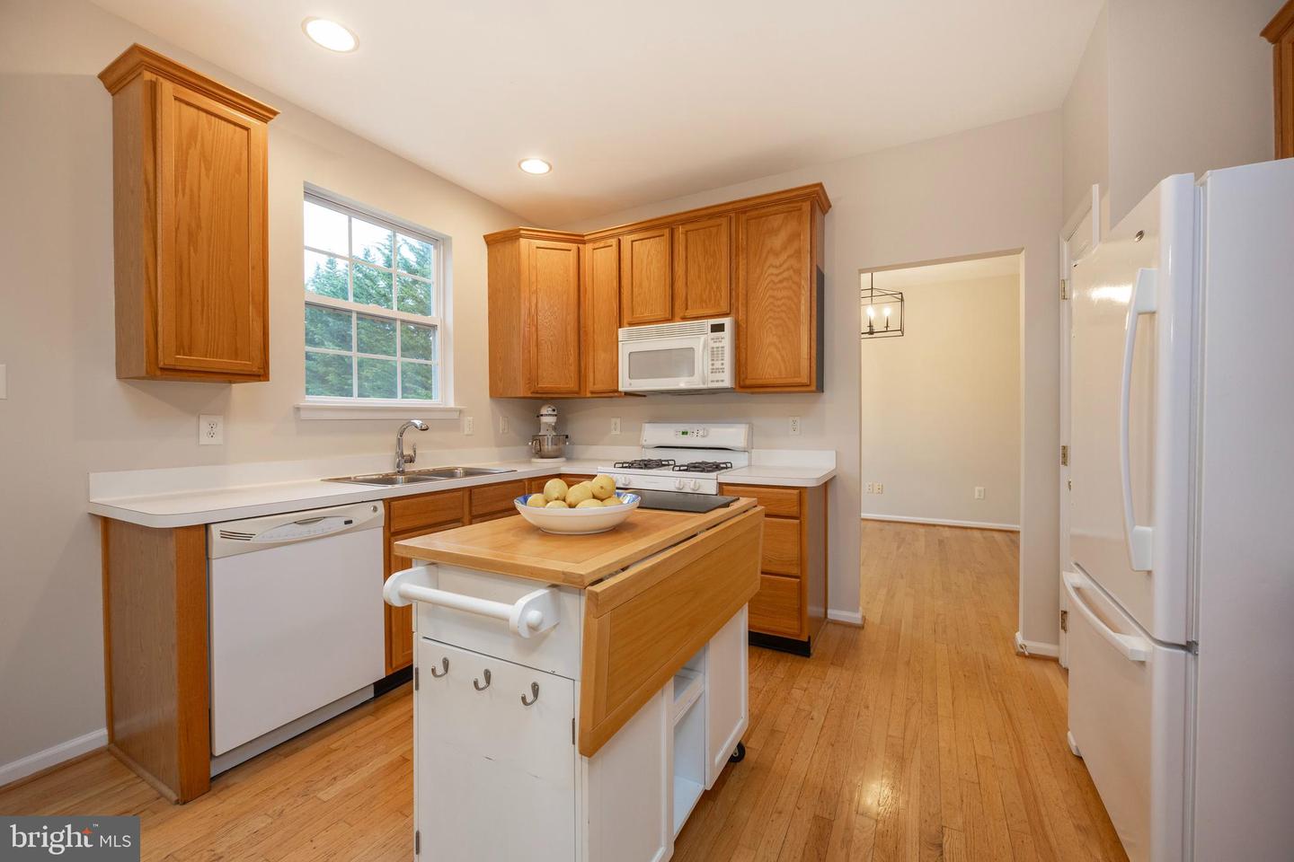 98 N Hawthorne Rd