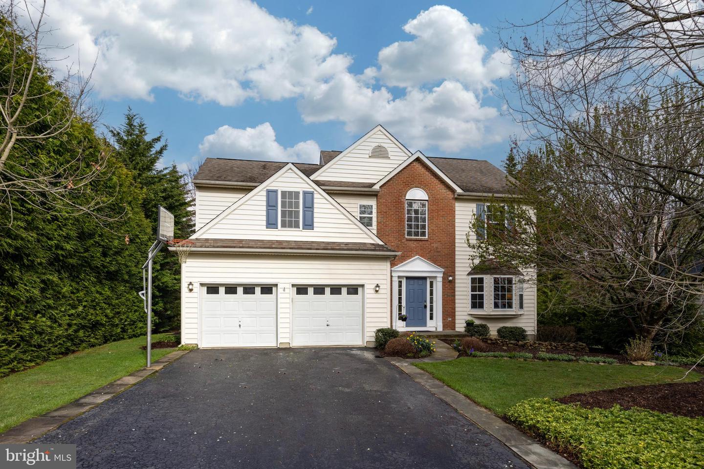 98 N Hawthorne Rd