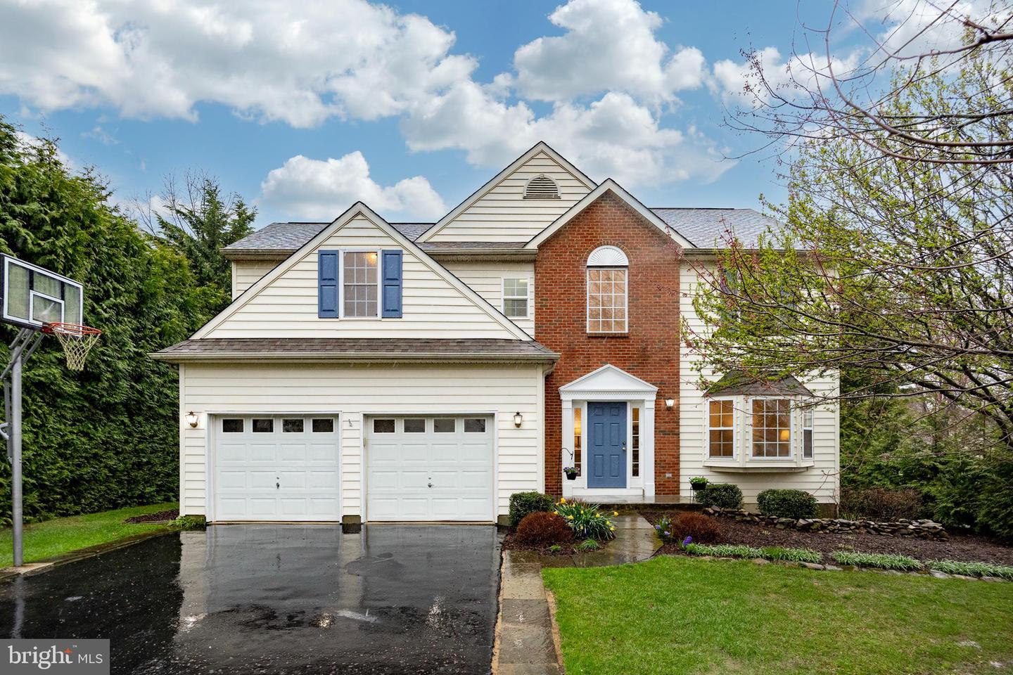 98 N Hawthorne Rd