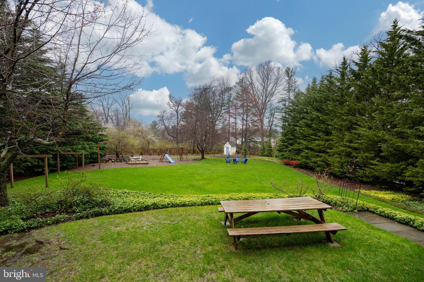 98 N Hawthorne Rd