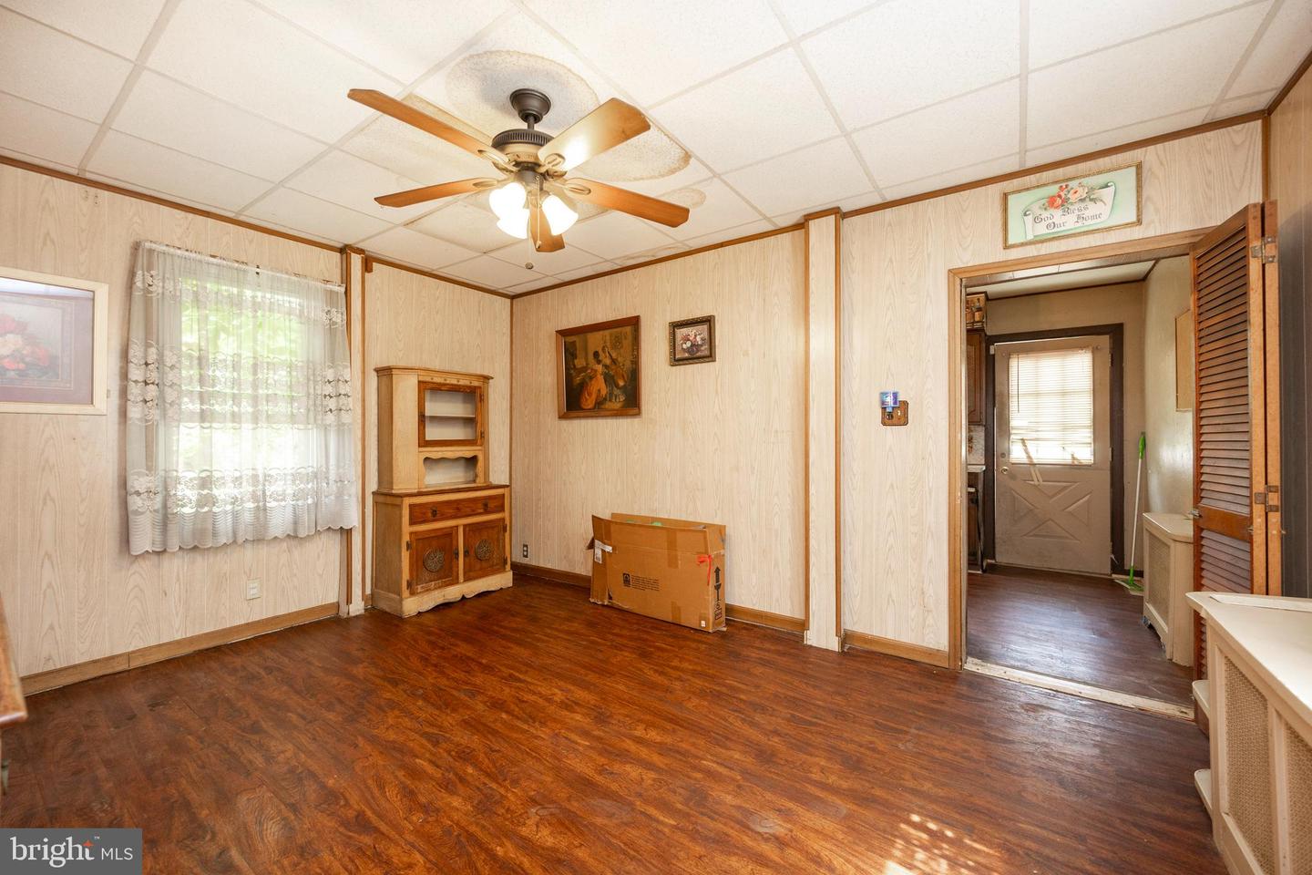 823 (Aka 210) Coates St