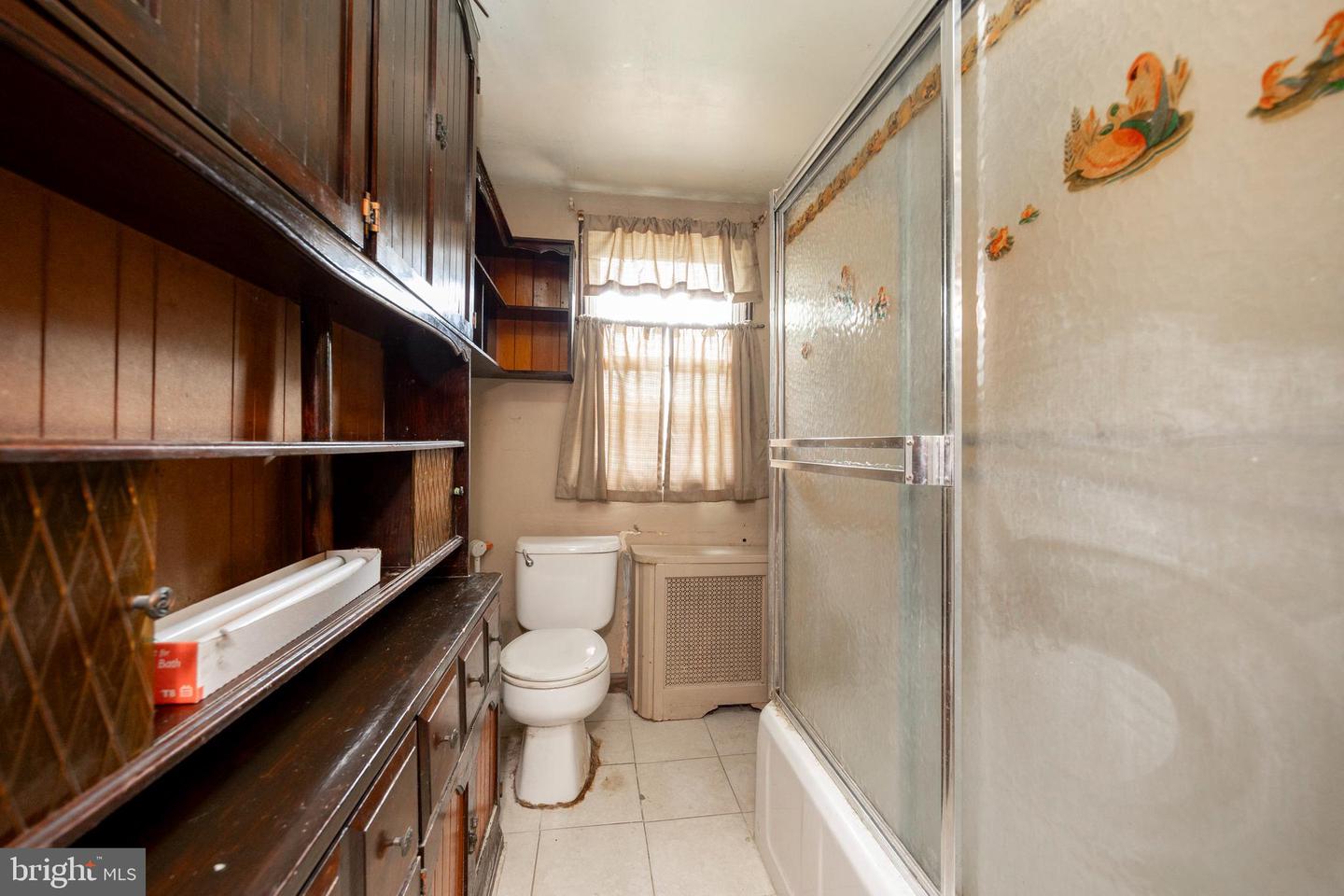 823 (Aka 210) Coates St