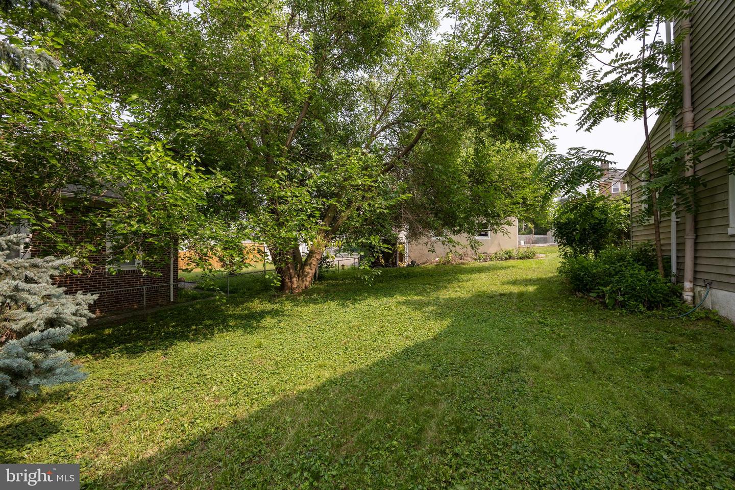 823 (Aka 210) Coates St