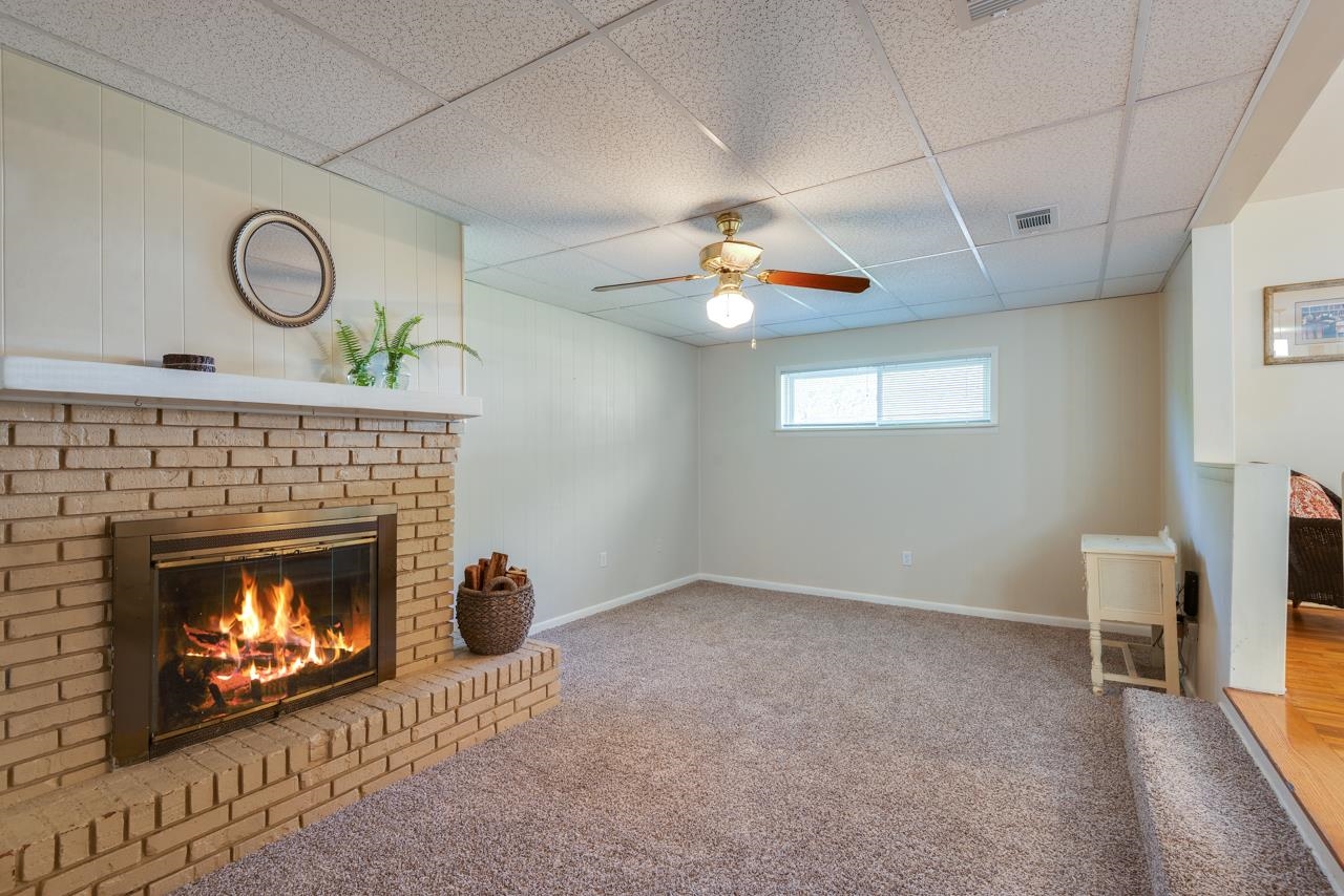 1813 Ivan Dr