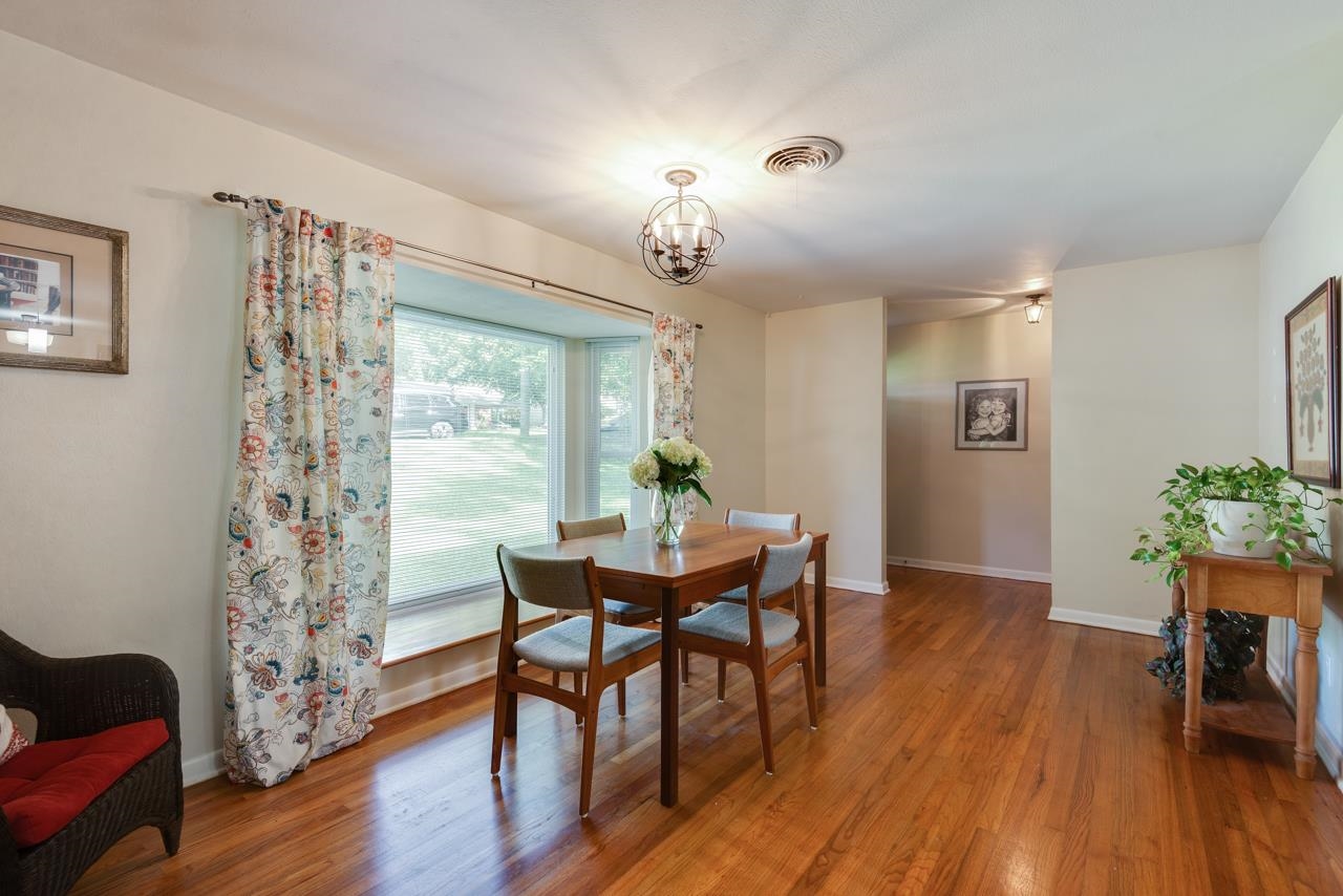 1813 Ivan Dr