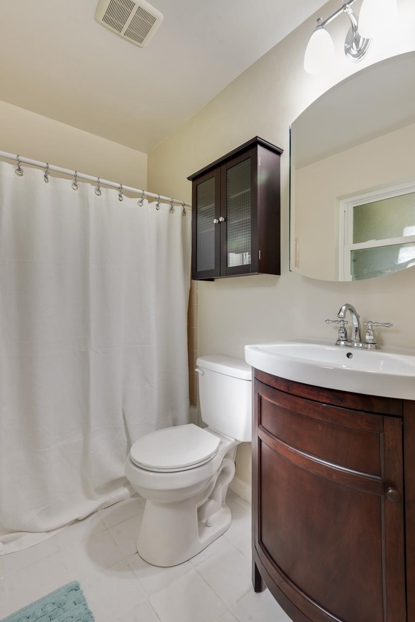 1813 Ivan Dr