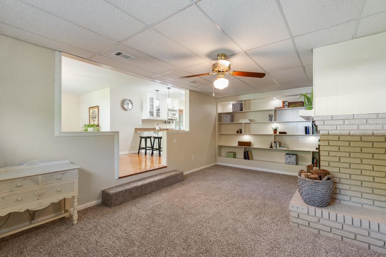 1813 Ivan Dr