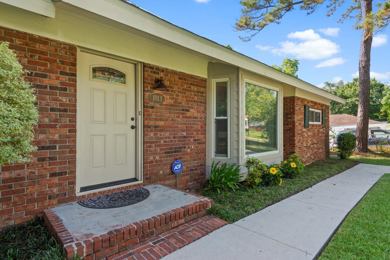 1813 Ivan Dr