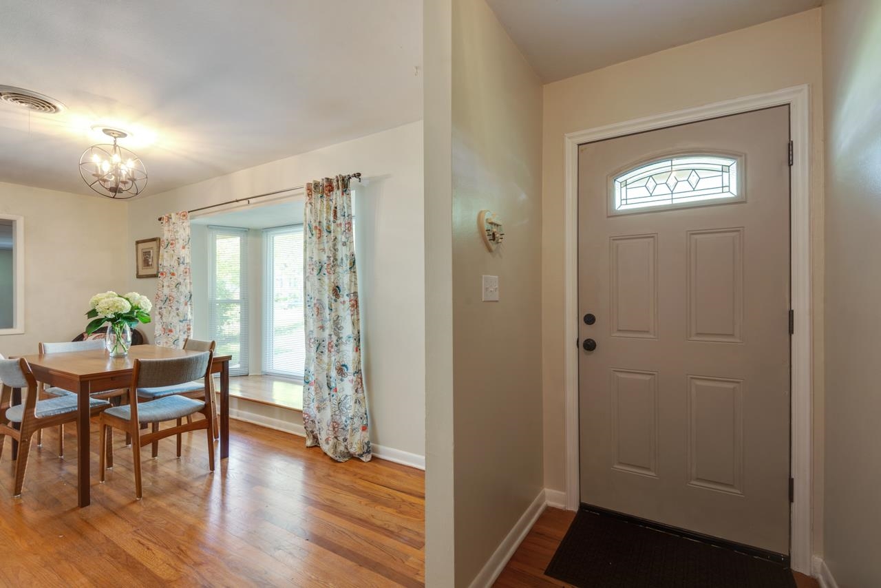 1813 Ivan Dr