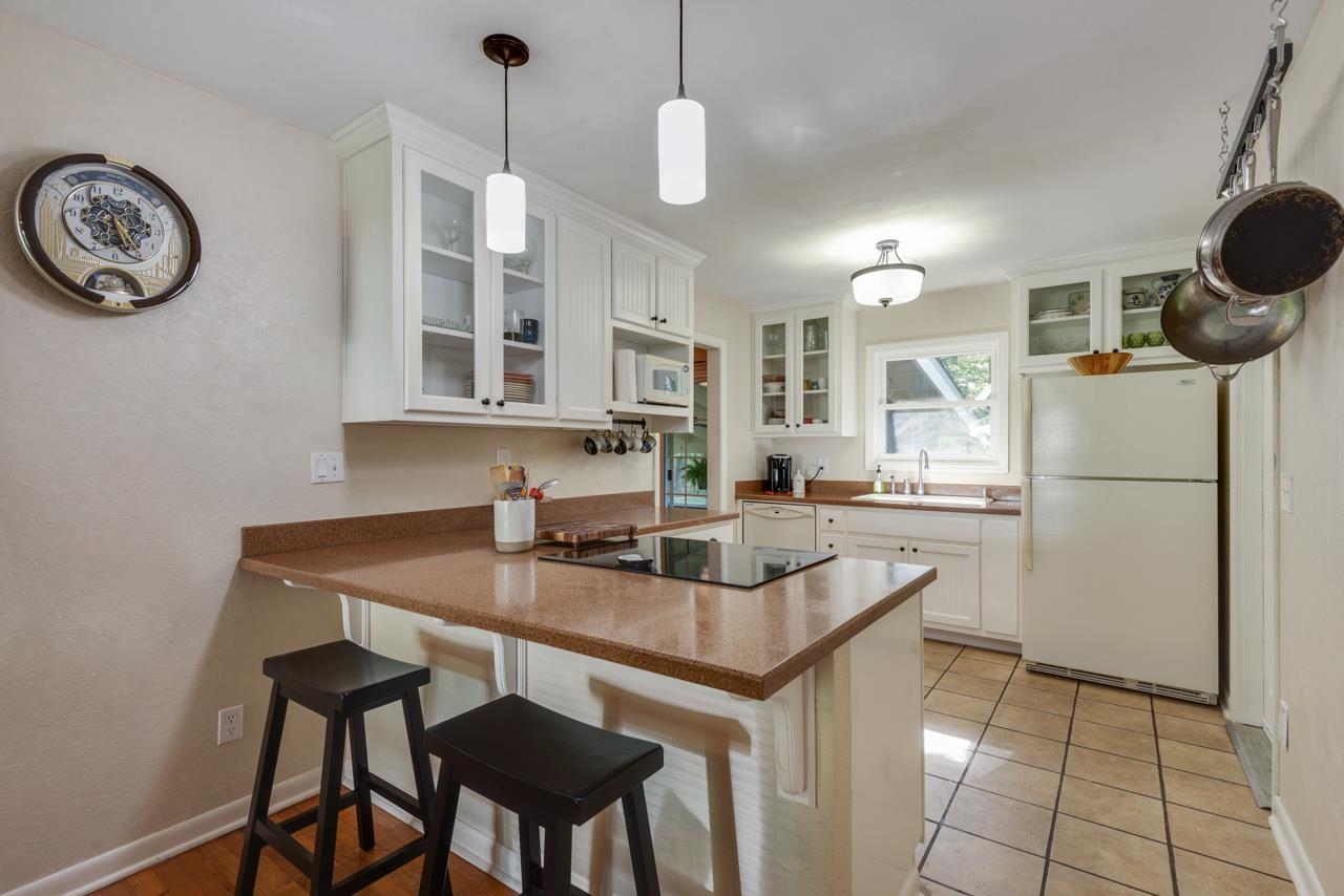 1813 Ivan Dr