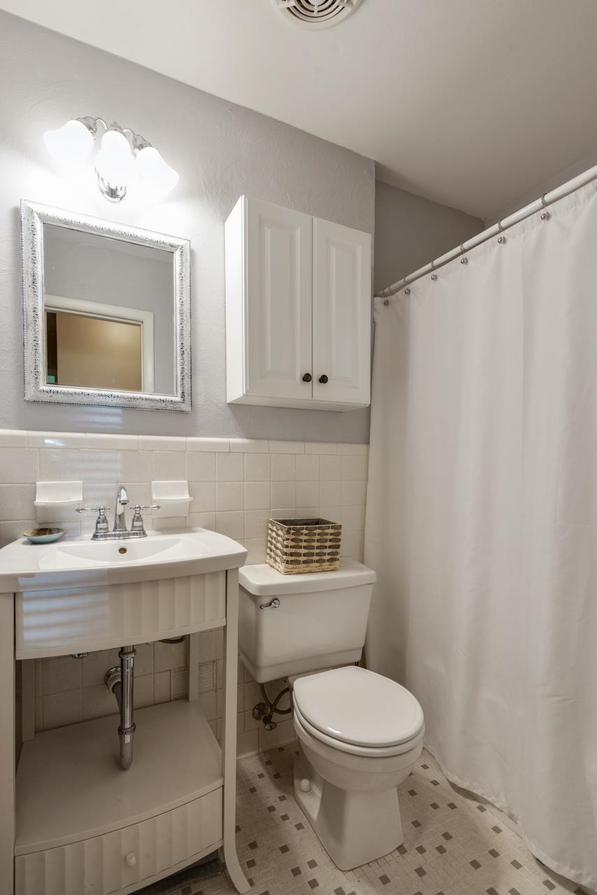 1813 Ivan Dr