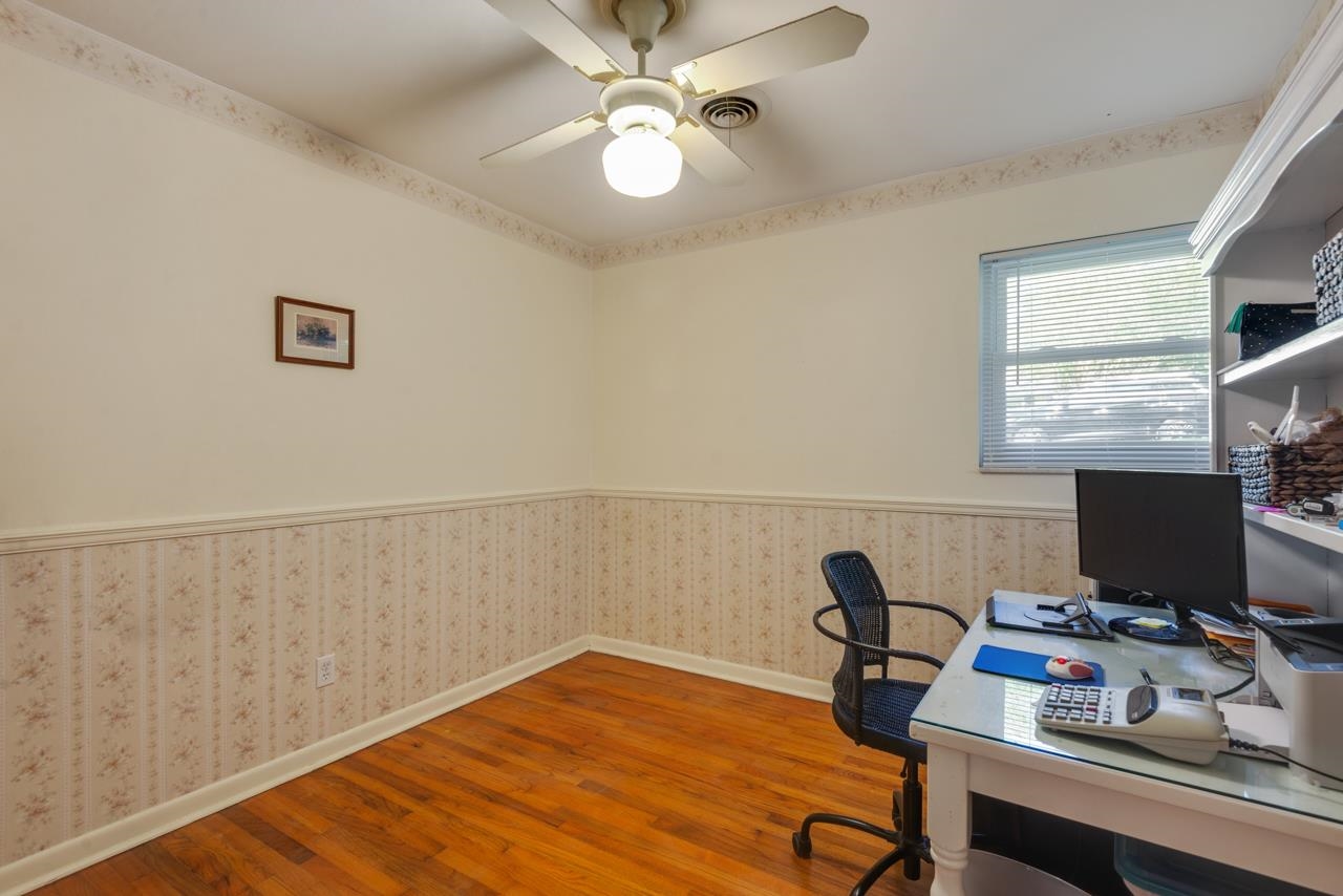 1813 Ivan Dr