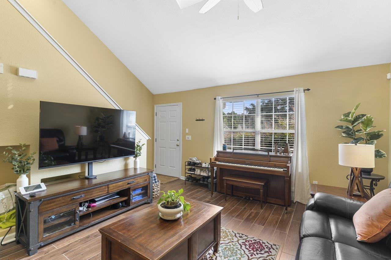 4434 Gearhart Road Unit: 5201