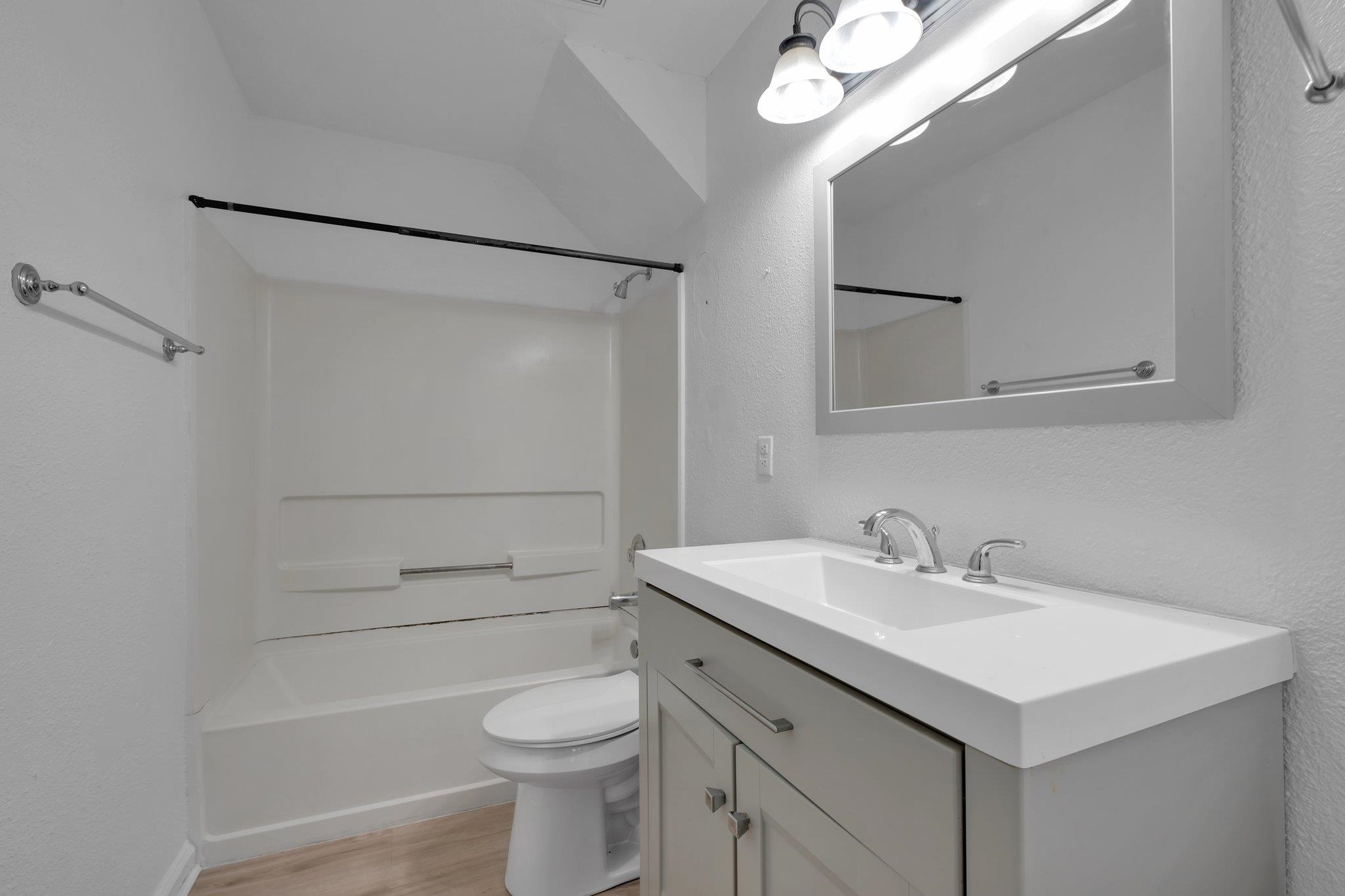 1264 Ocala Road Unit: B