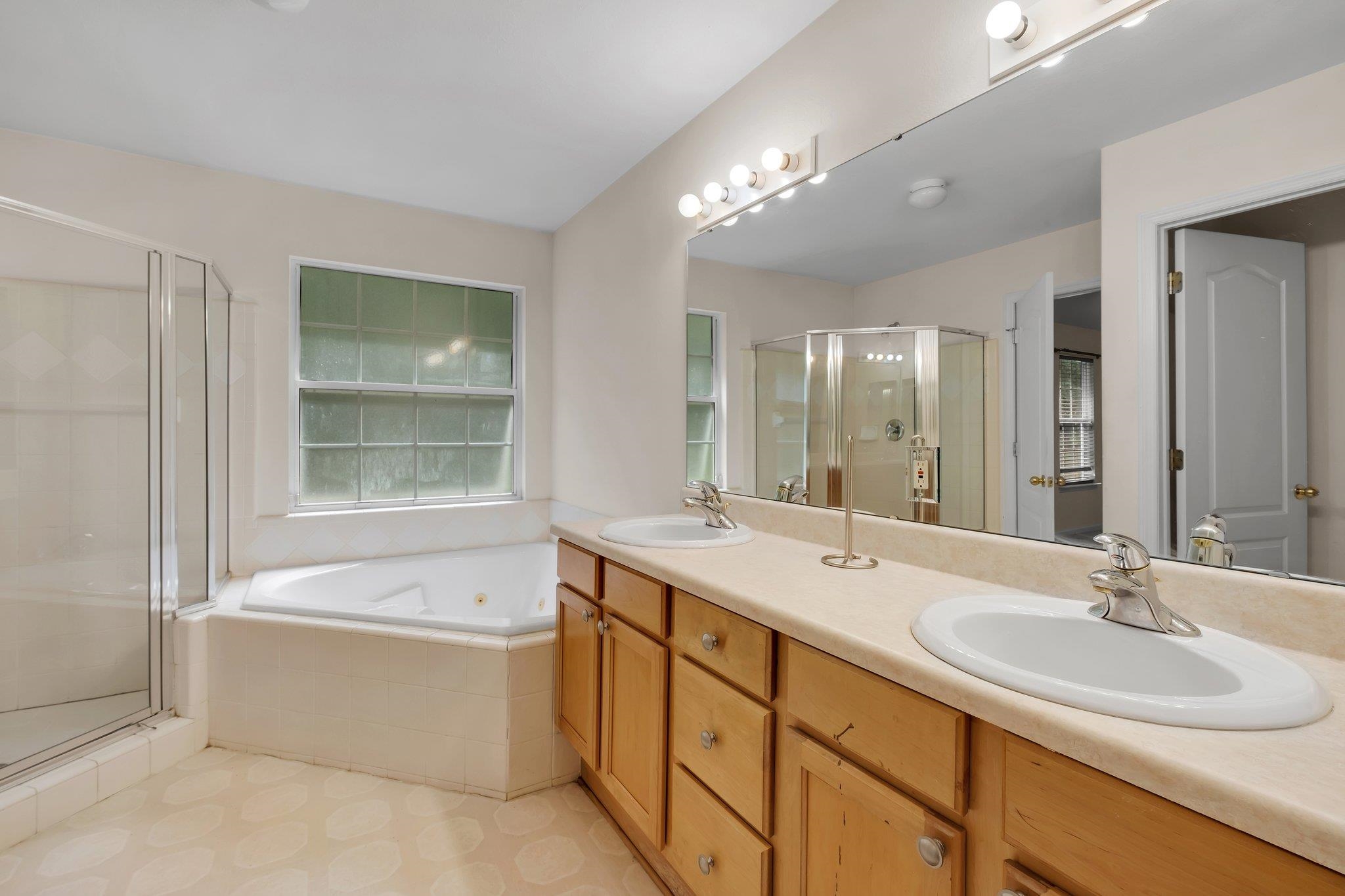 2801 Topaz Way