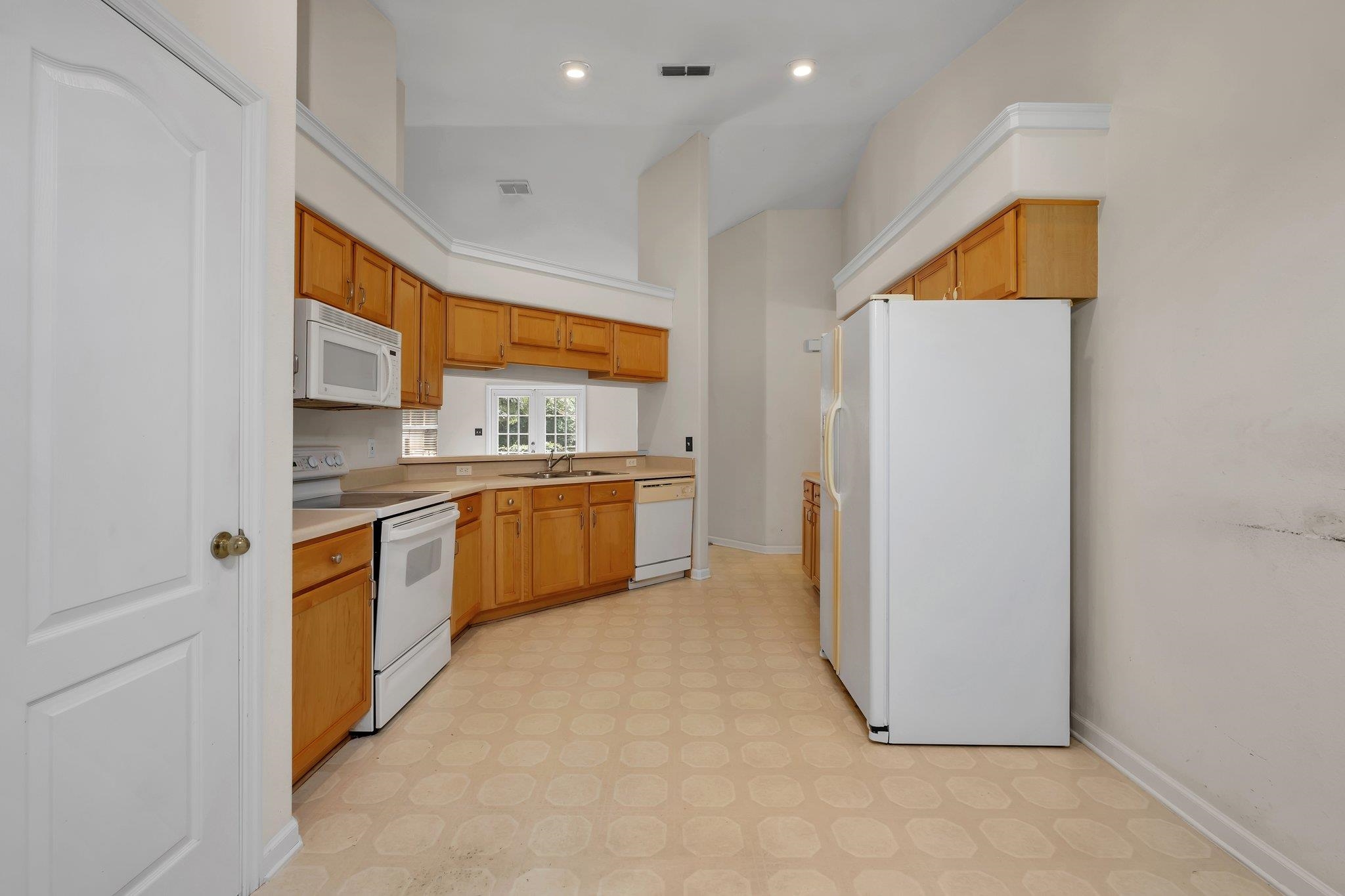 2801 Topaz Way
