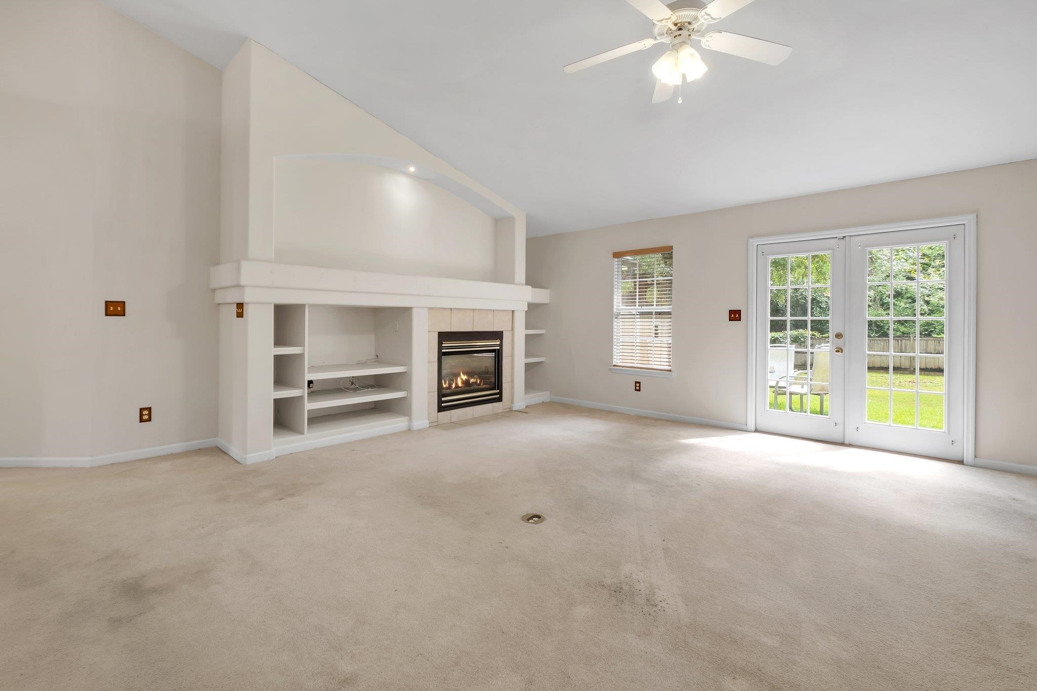 2801 Topaz Way