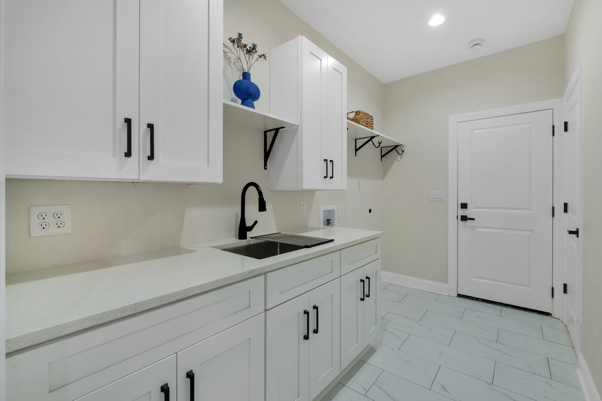 3405 Hawks Hill Trl
