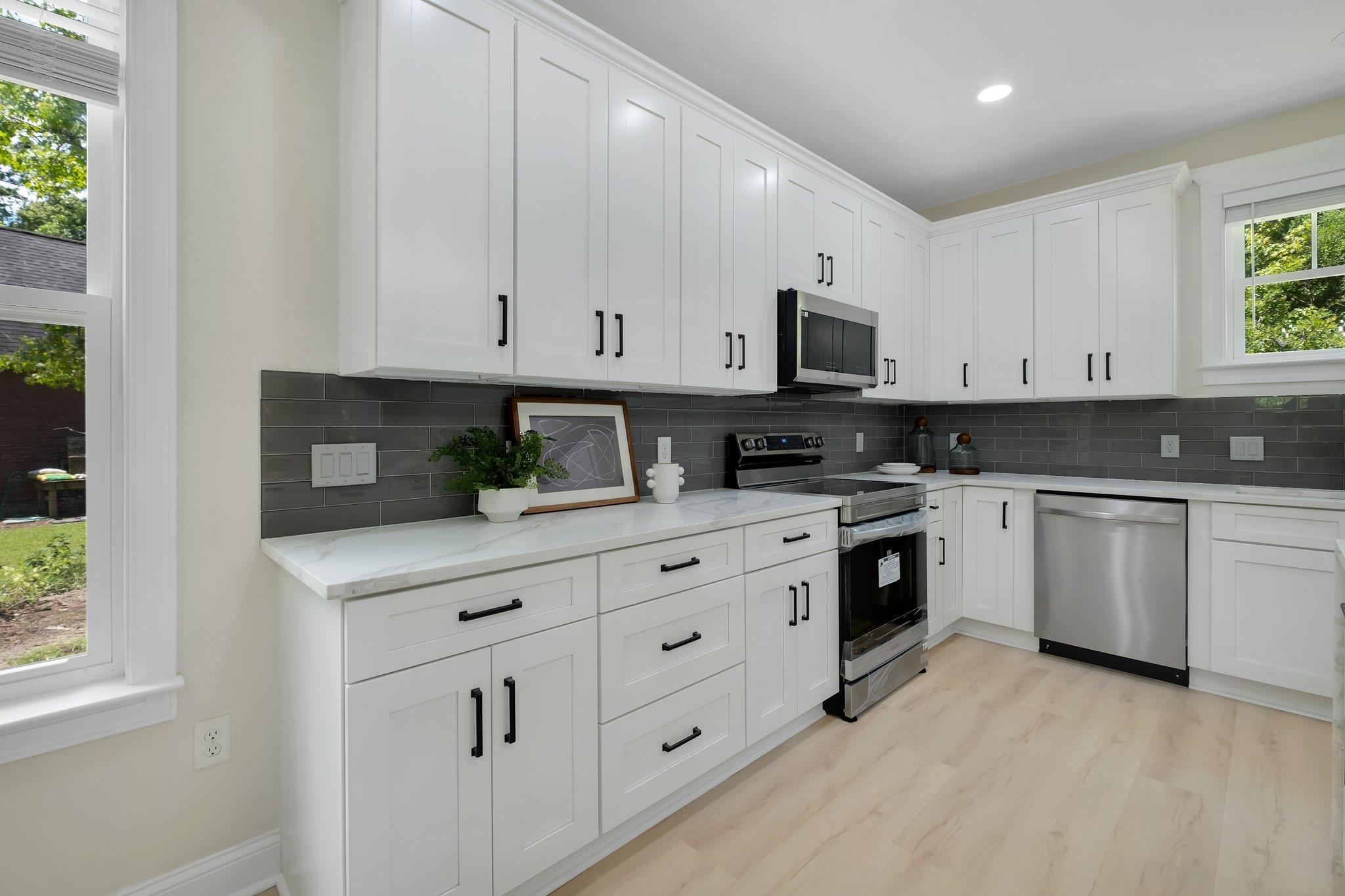 3405 Hawks Hill Trl
