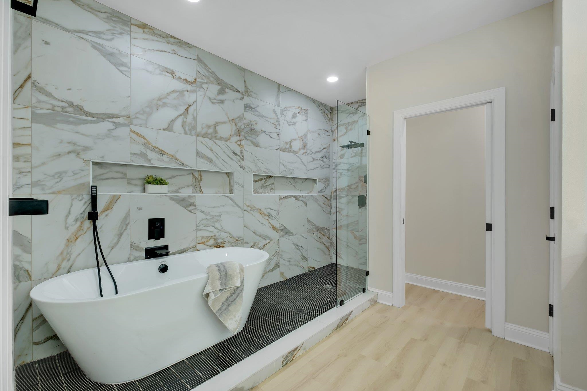3405 Hawks Hill Trl