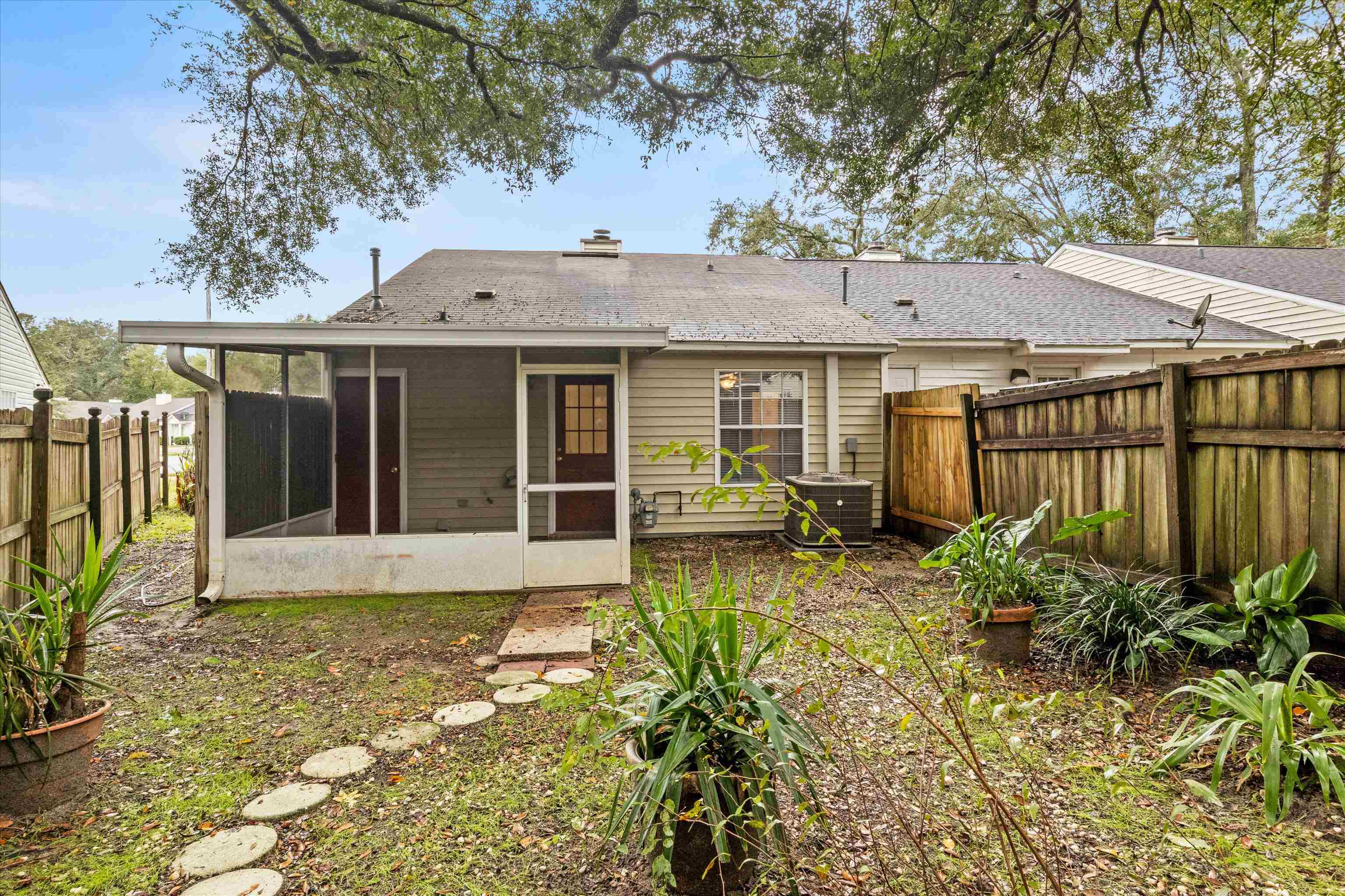 3129 Hotchkiss Lane