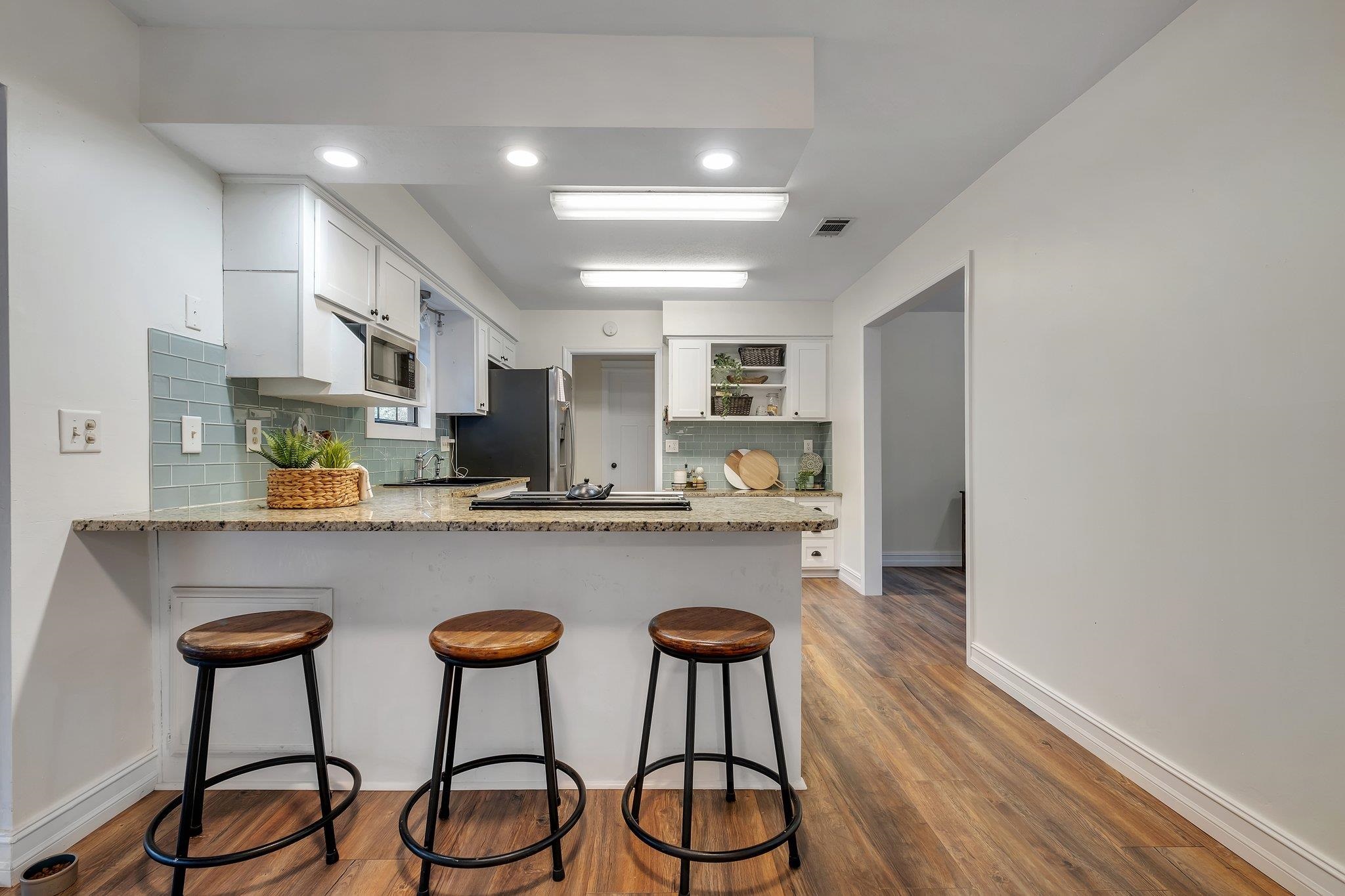 3800 Sutton Place