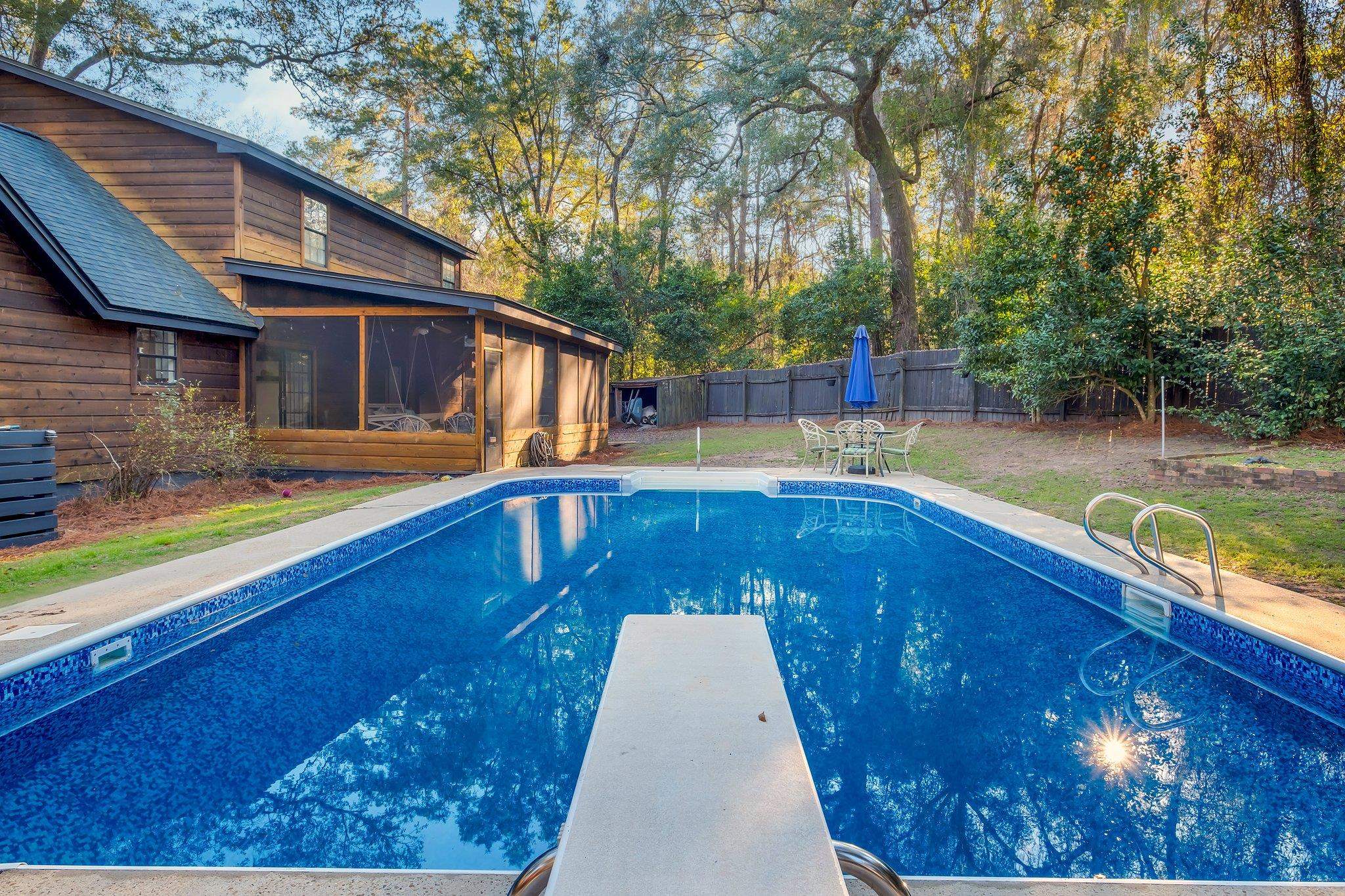 3800 Sutton Place