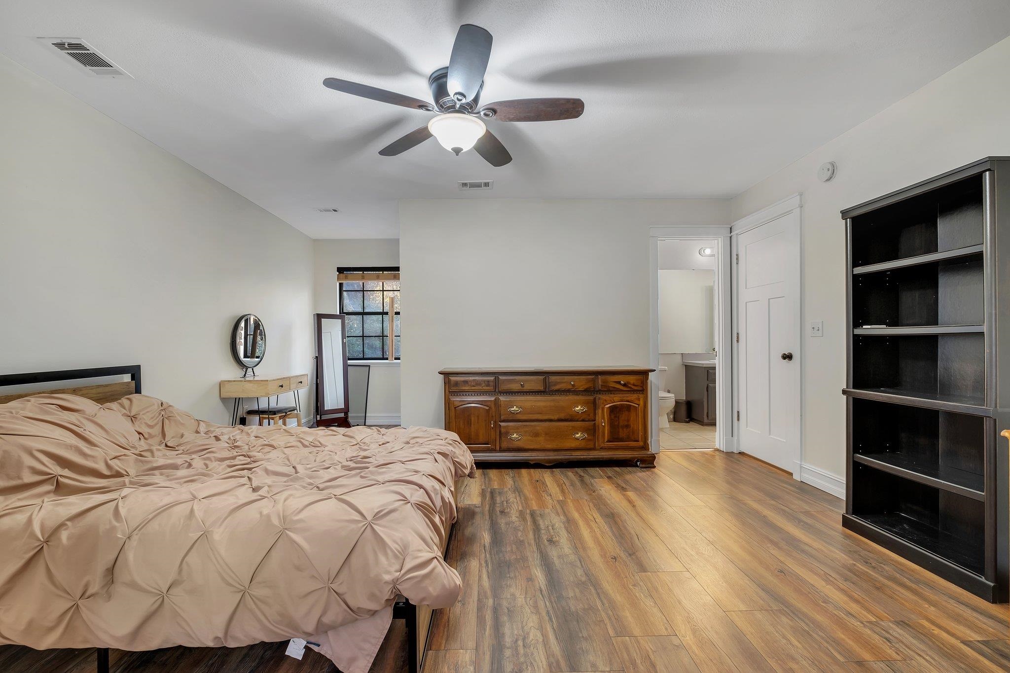 3800 Sutton Place