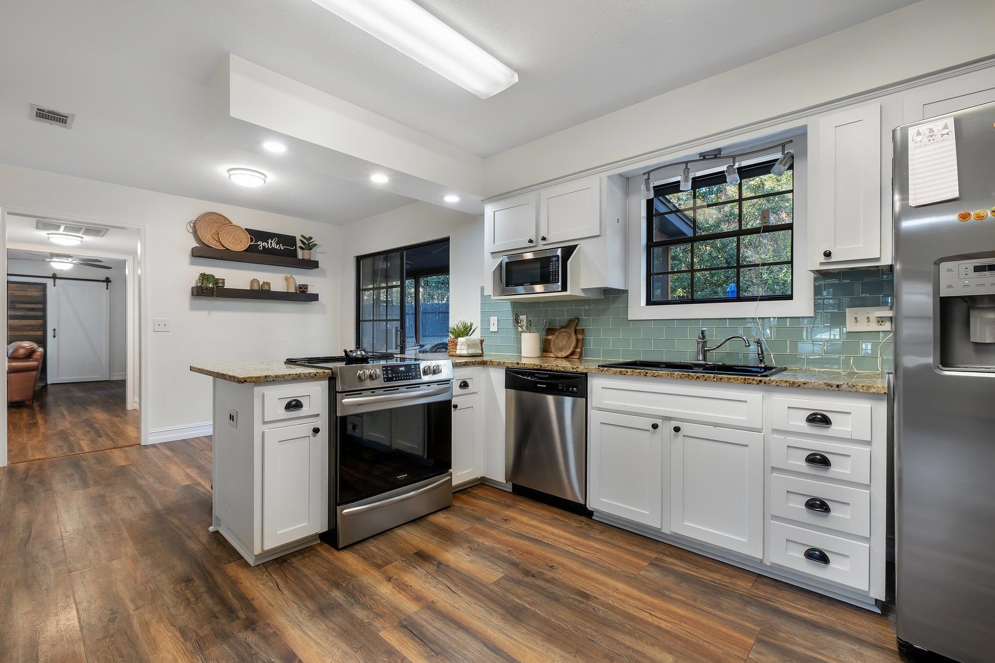 3800 Sutton Place