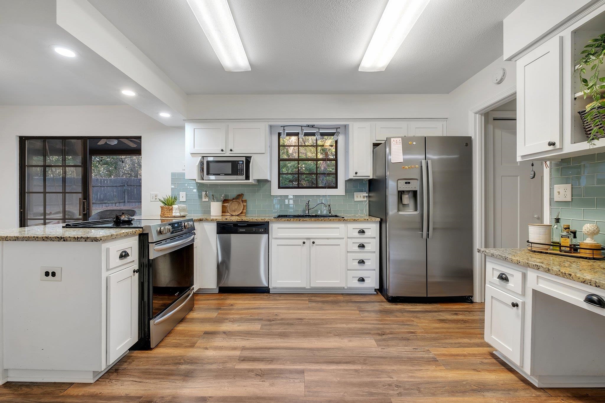 3800 Sutton Place