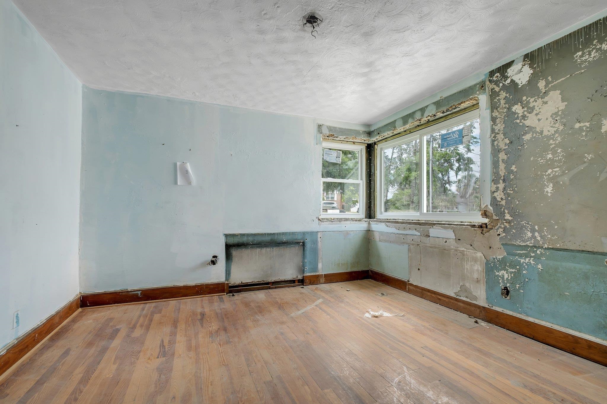 111 Young Street Unit: 14