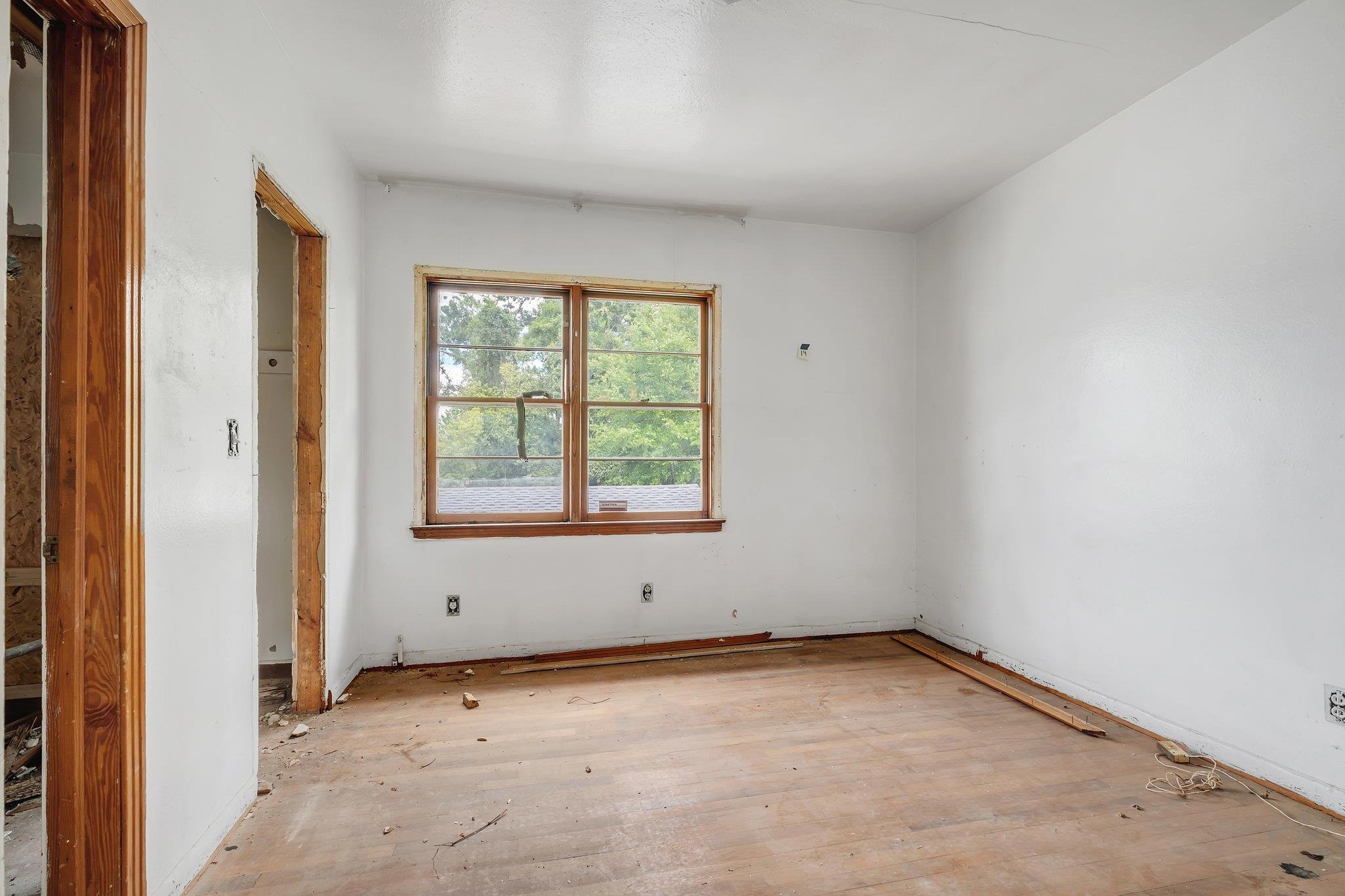 111 Young Street Unit: 14